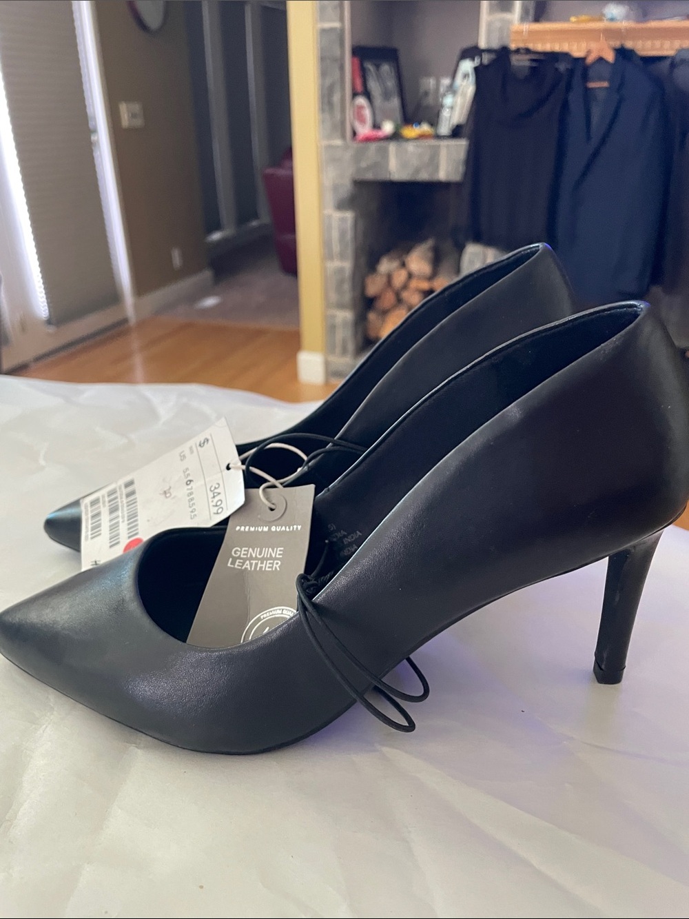 NWT H&M Black Genuine Leather Pointed-Toe Stiletto Pumps